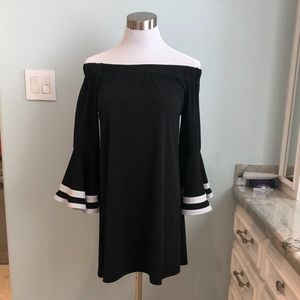 Black off the shoulder dress Size S
